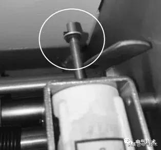 高压开关柜合闸线圈烧毁怎么更换,断路器分闸线圈烧了怎么回事