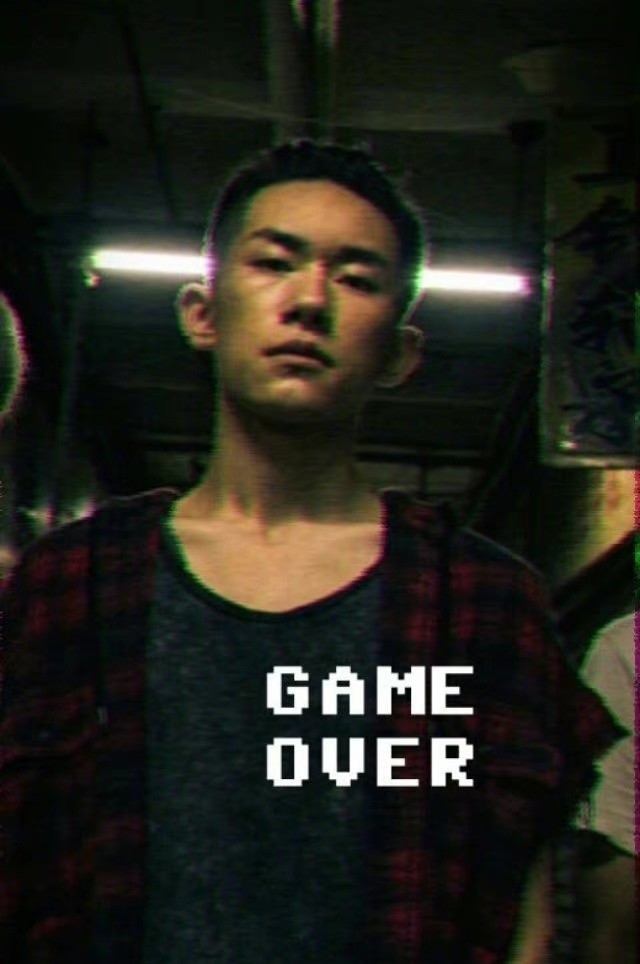 易烊千玺理寸头的图片,易烊千玺理光头电影