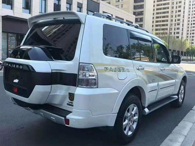 到店体验帕杰罗V93：高大威猛，动力参数弱，仅售33万