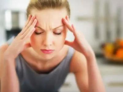 坐月子头痛是什么原因引起的,产后头痛怎么判断是不是月子病