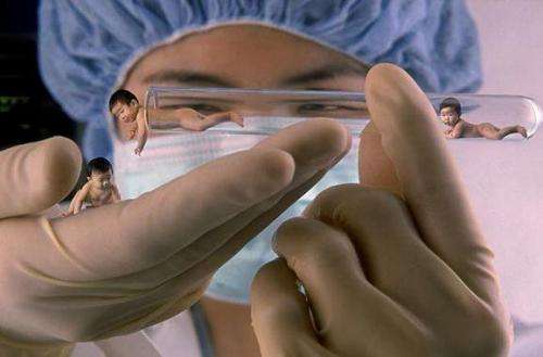 一对双胞胎2个爸？连亲子鉴定师都忍不住笑了：比彩票都难中