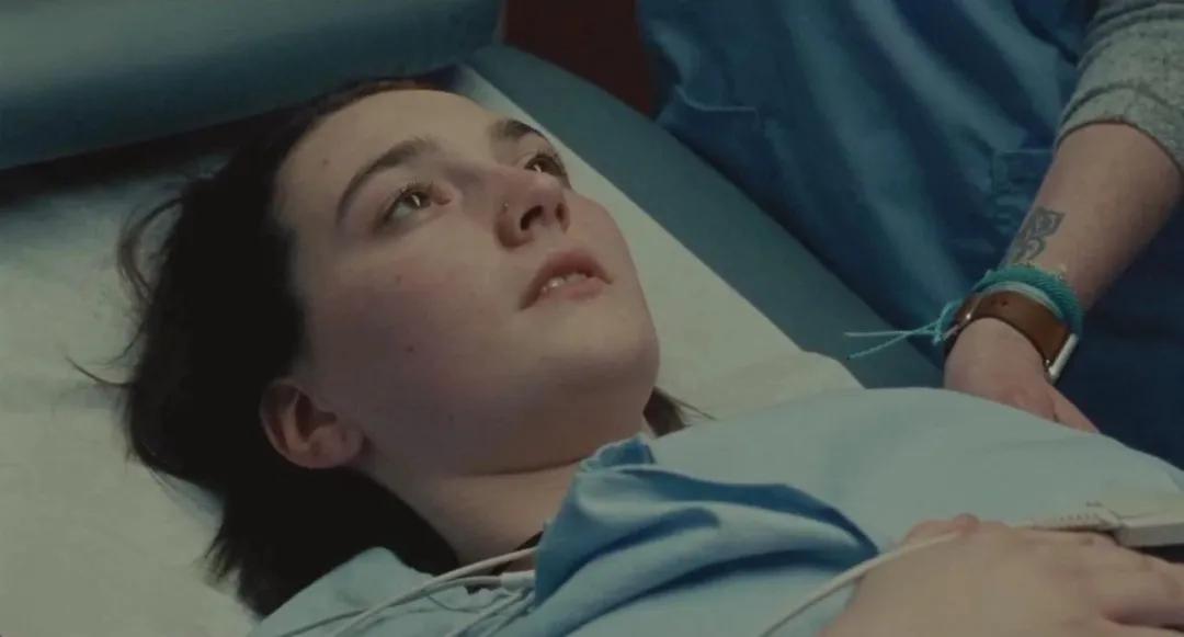 饱受争议的柏林电影节获奖影片，未成年少女堕胎日记，揪心到不忍