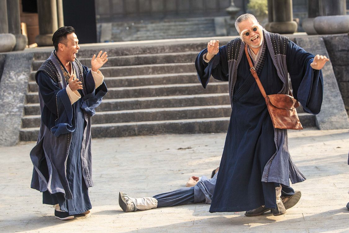 少林足球吴孟达被踩头幕后,乌龙院吴孟达被扔石头