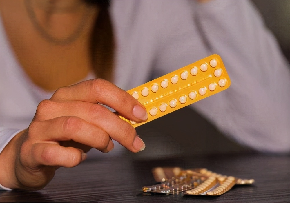 类固醇激素停药多久副作用会停止,类固醇的副作用月亮脸