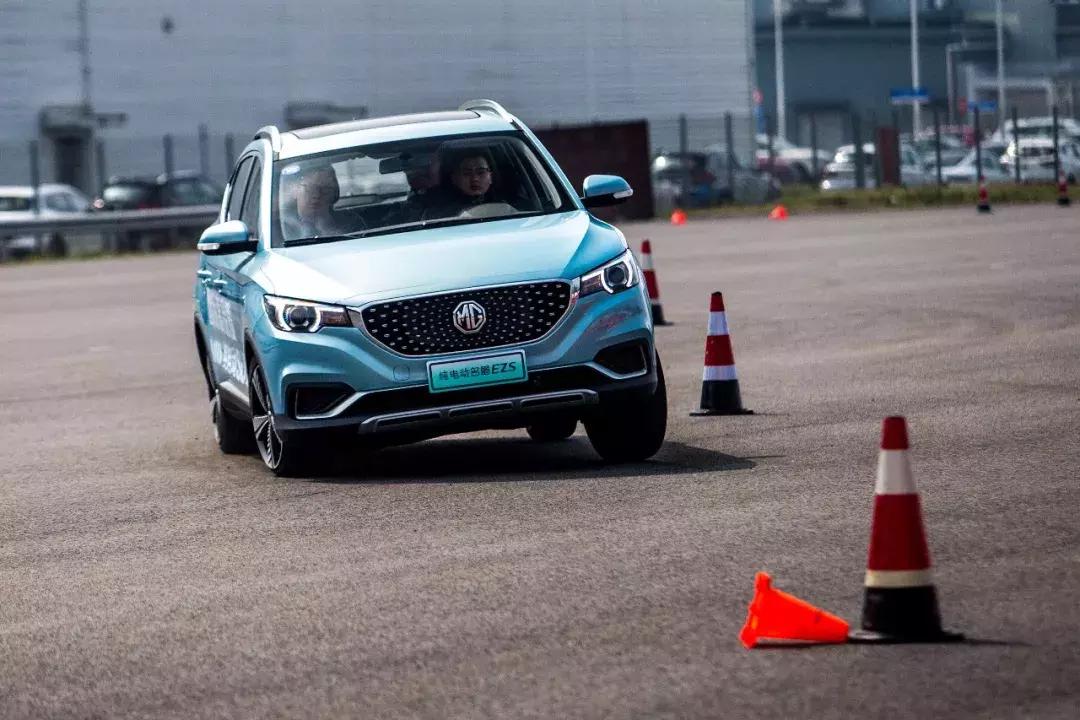 能开400km的纯电动小型suv,一款惊艳的纯电动suv