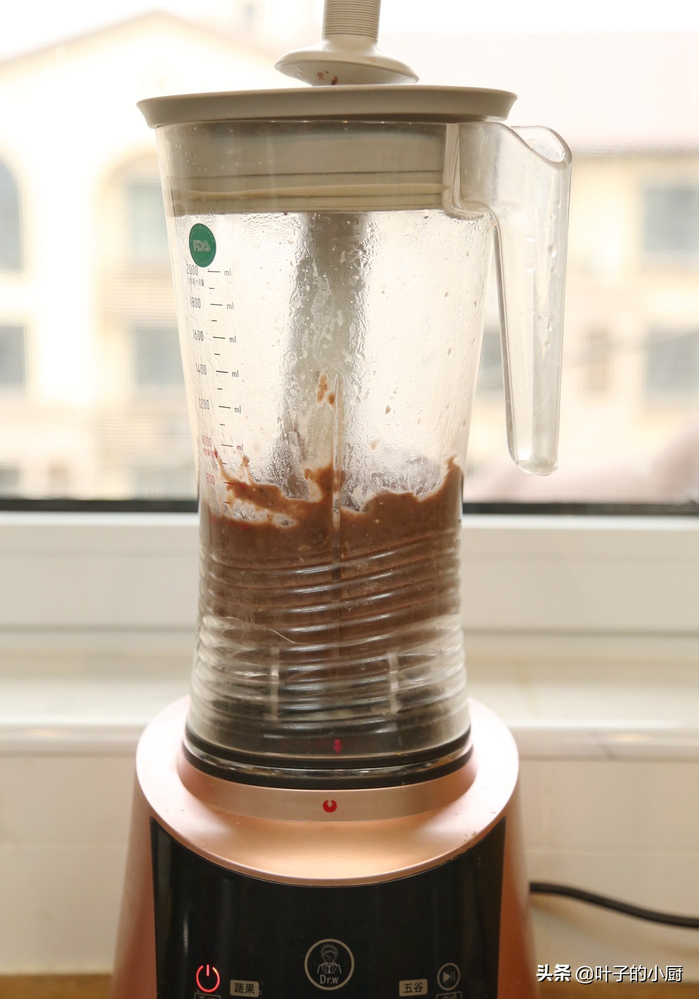 一买就10斤,做成“圆球球”,一家大小抢着吃,比油炸的还香