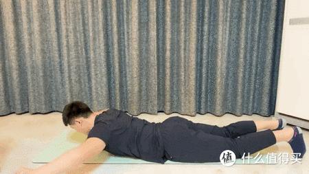 1对5公斤的哑铃怎样练爆三角肌,哑铃训练动作大全新手在家