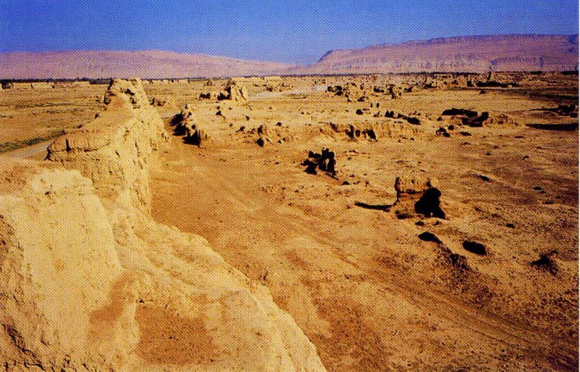 【跋涉边境亲吻祖国】58、奇台:红花似火的边境县…