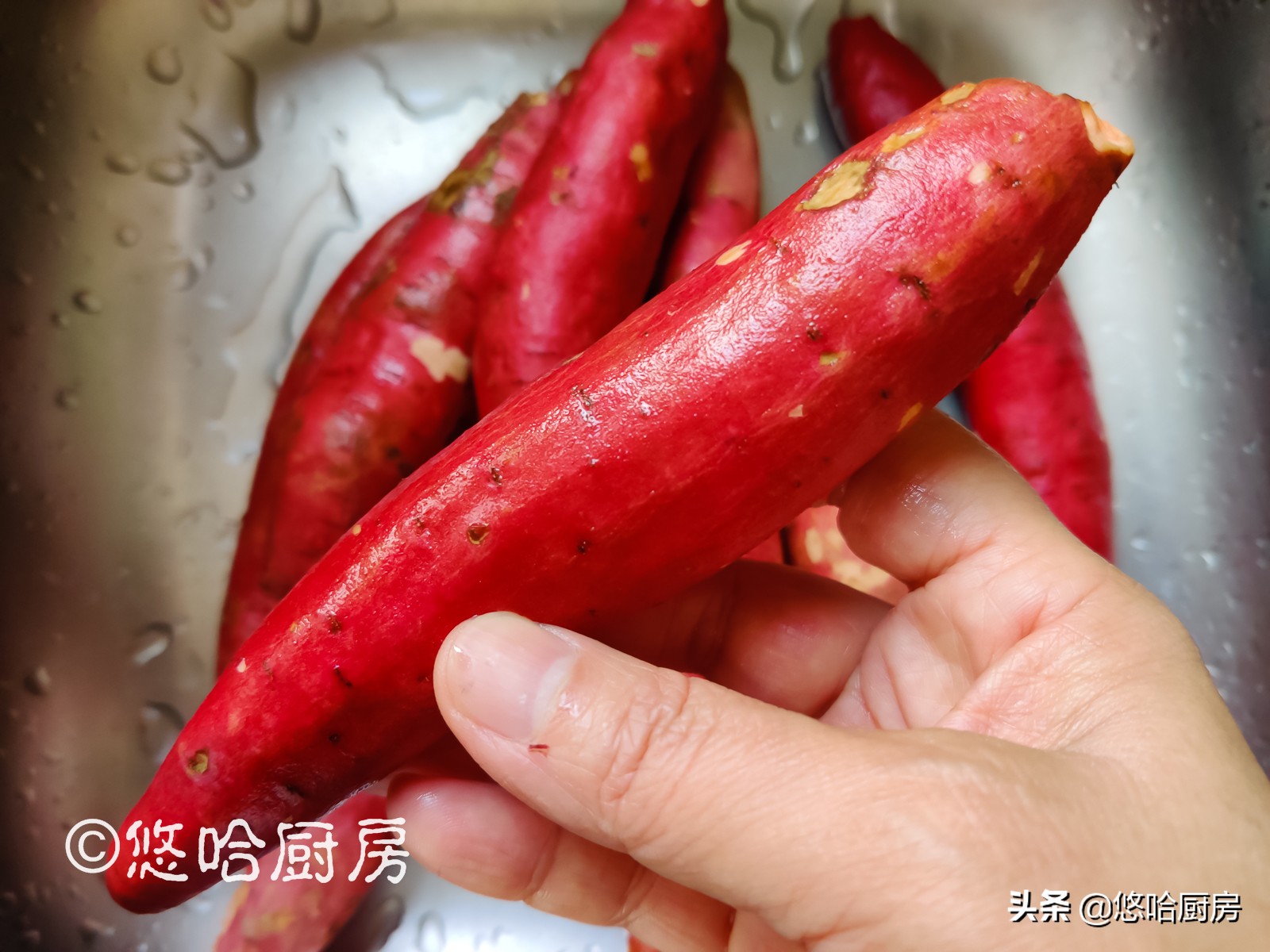 它叫枣却不是枣，柔软有韧性，不用晒几天，几小时就做一大盘