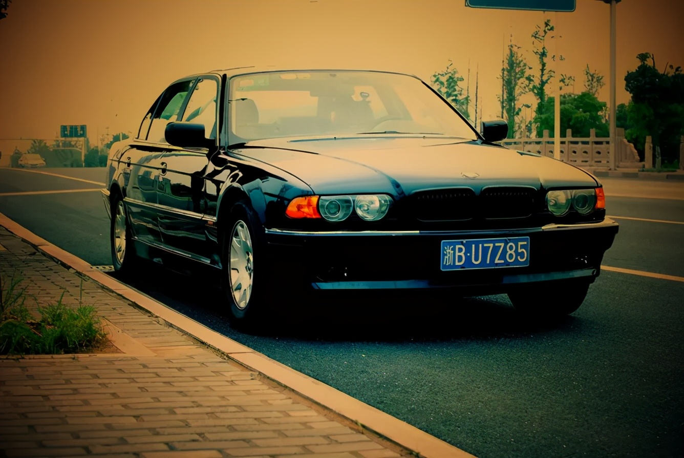 宝马330i敞篷价格报价,二手宝马330i敞篷车视频