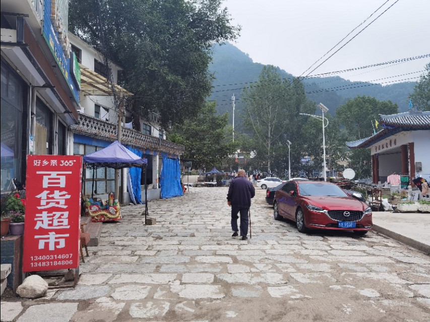 宿在驼梁，感受一种无忧的生活/郝贵云