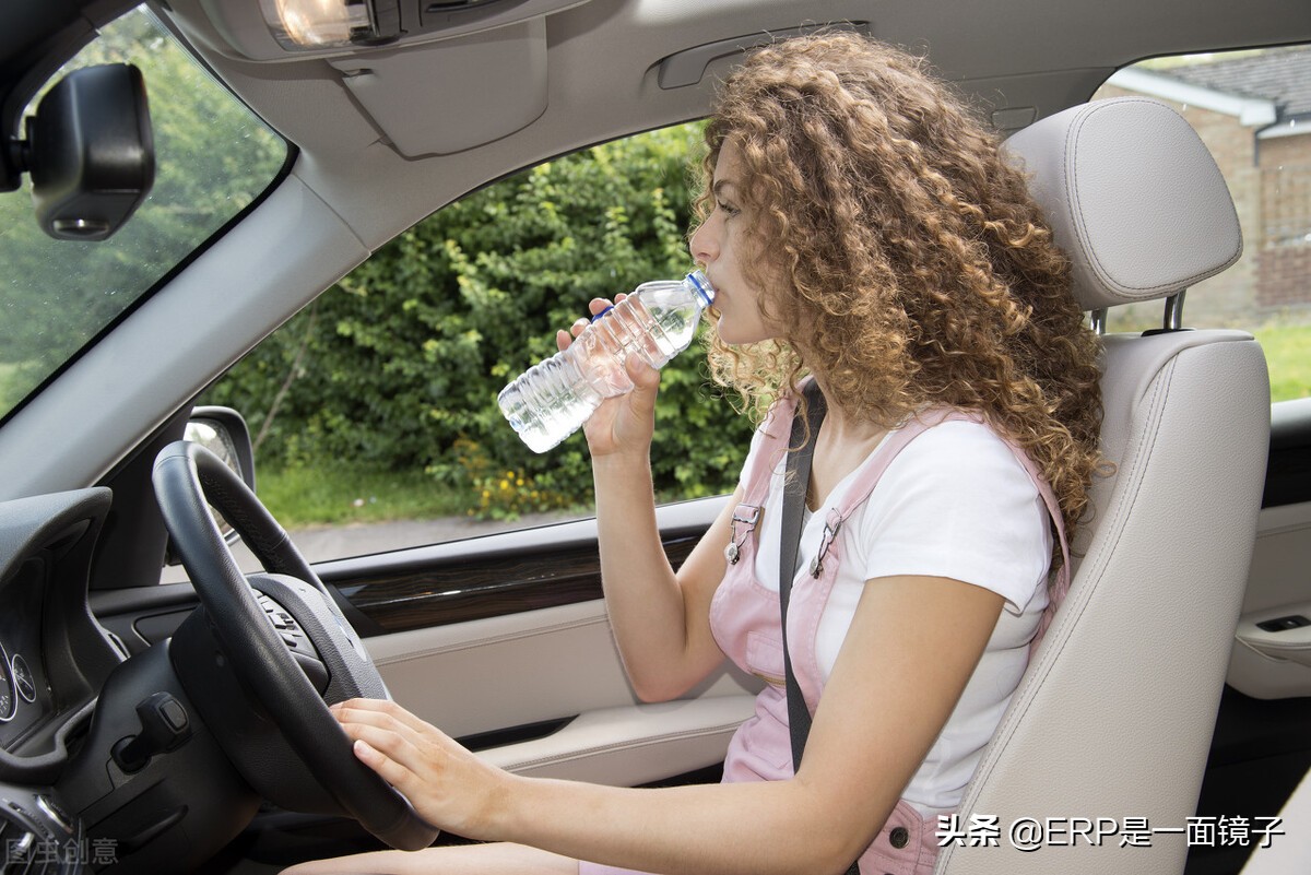 汽车打转向灯不啪嗒啪嗒响的原因,汽车转向灯哒哒响没有规则怎么办