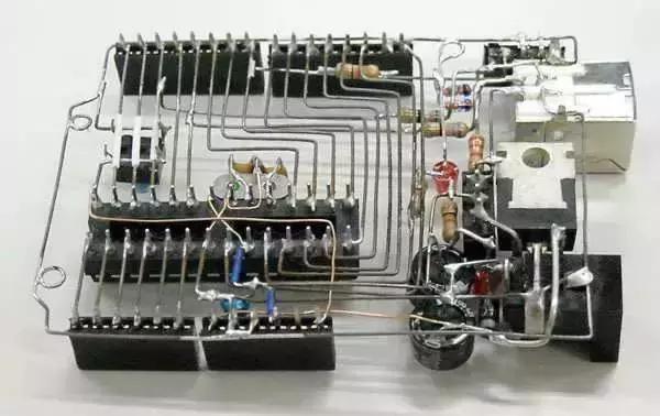 初学者怎么看懂电路板走向,初学电工认识一下电路板