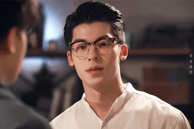 你脸型最适合戴哪种眼镜,各种形状的平光眼镜适合什么脸型