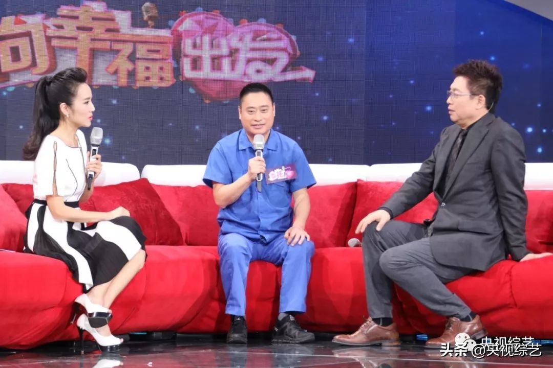 快递小哥感动一幕,帮助脑瘫兄妹的快递小哥