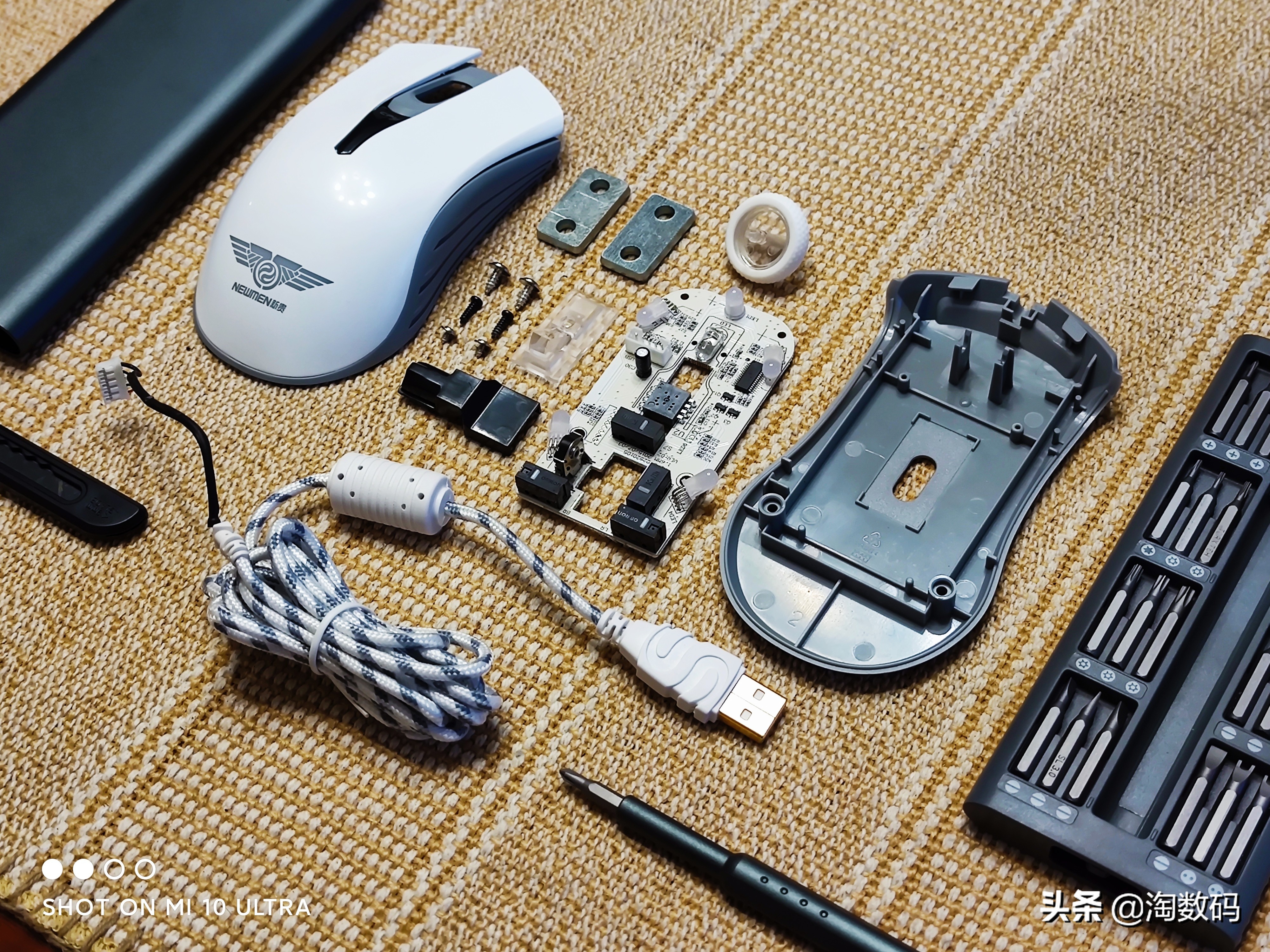 欧姆龙鼠标微动开关盖子如何拆,欧姆龙蓝点微动鼠标