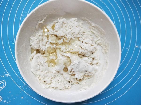 烙饼做出来有点硬怎么回事,烙饼发硬不好吃只需加这两样