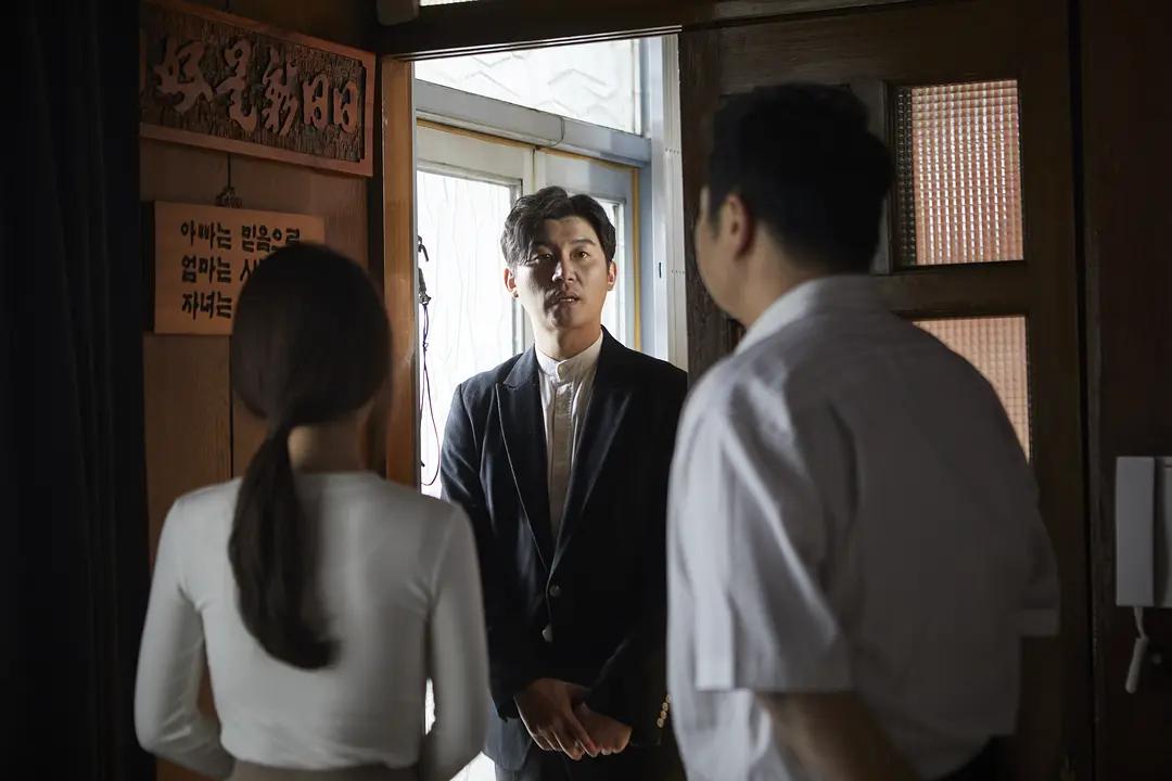 叔叔为瘫痪女孩复仇韩剧,瘫痪女孩叔叔出狱疯狂报复