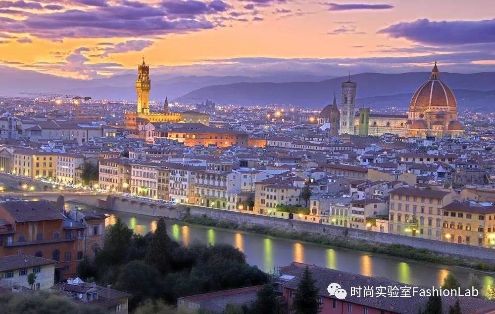 2折起的国际奢品折扣,去到这个意式奥莱小镇就能秒到