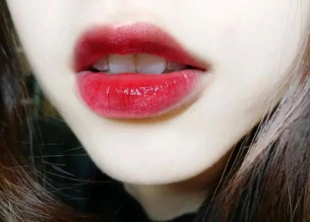 mac口红推荐rubywoo滋润款,mac口红推荐黄皮316是什么颜色