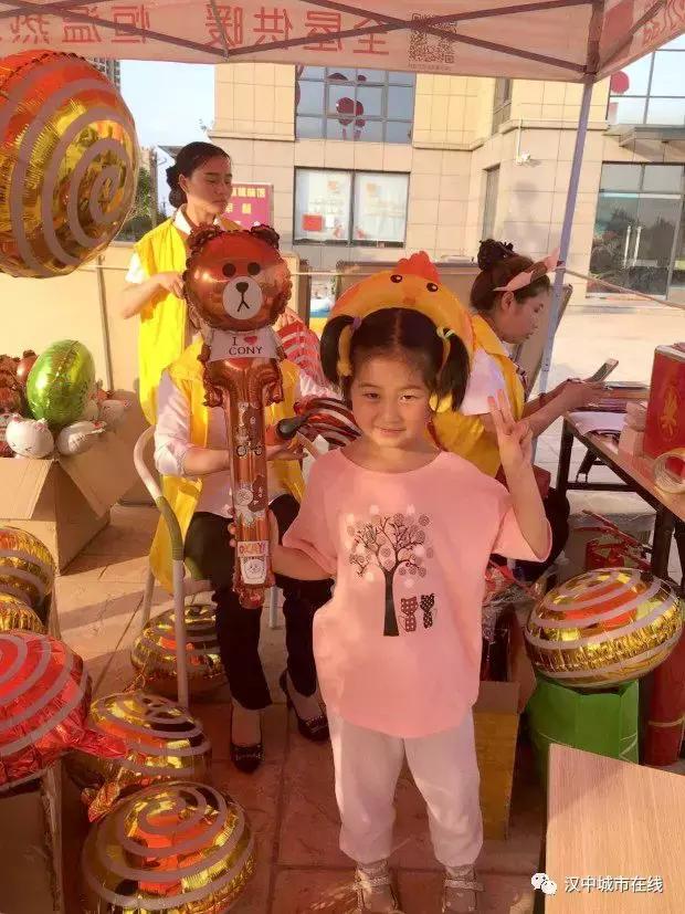 多彩文化活动点亮群众美好生活,汉中光辉社区直播