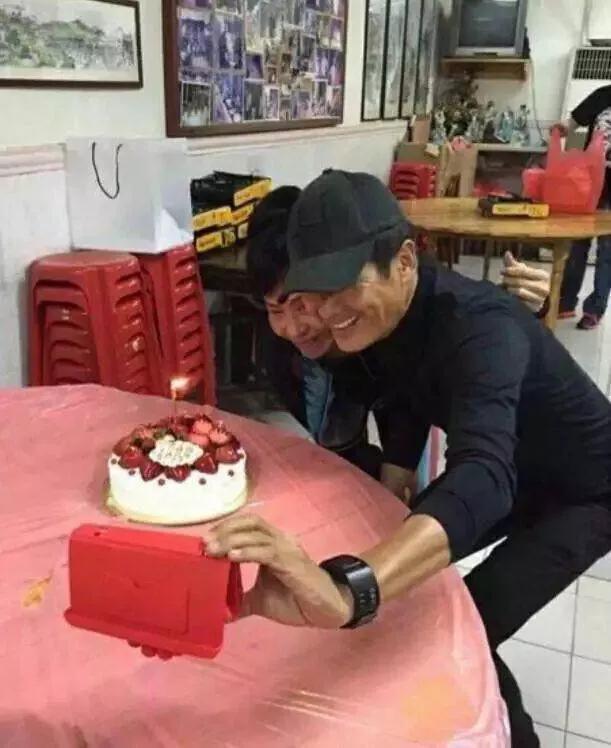 周润发从20岁到65岁的样子,周润发人生必经的历程