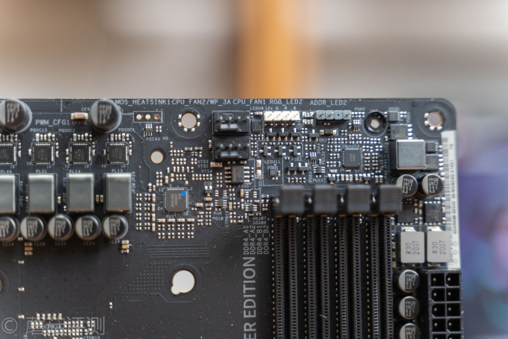 技嘉b550大雕主板评测,华擎x570太极雷蛇怎么样