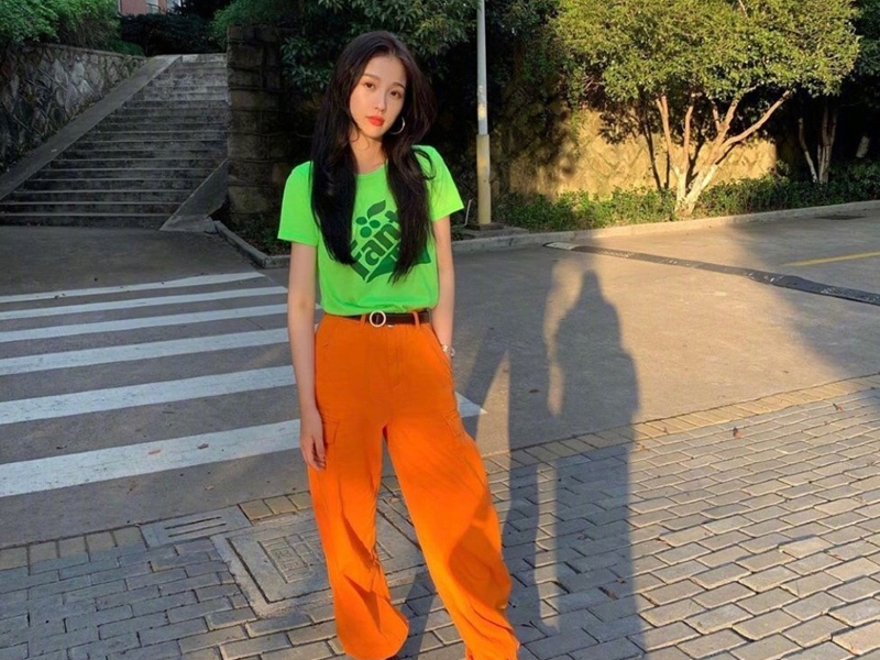 荧光色显白穿搭,荧光黄发色穿衣搭配