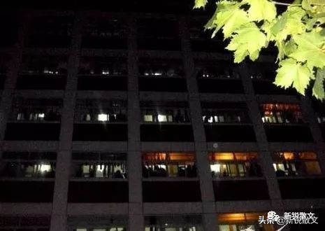 小说：临近退休，武老师在教室里被人照着脸就是一拳