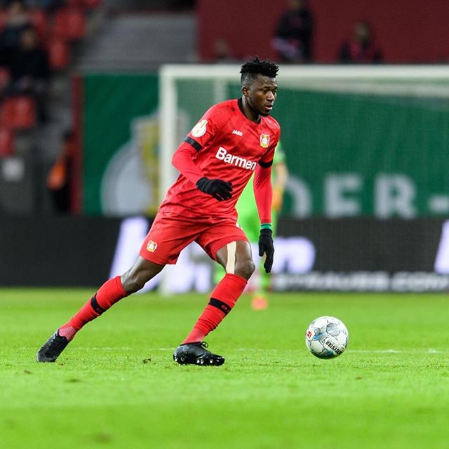 塔普索巴曼联,药厂后卫塔普索巴