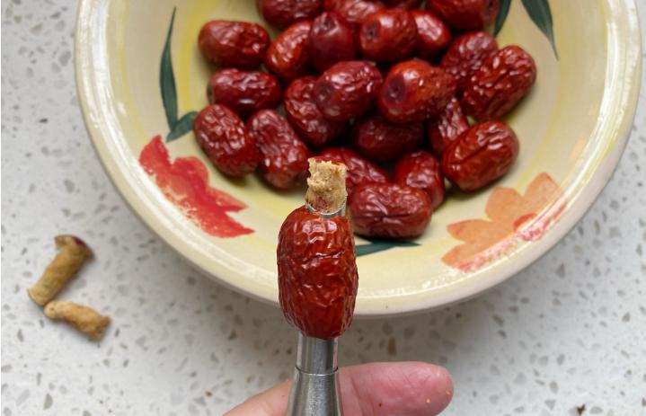 近期爆火的网红零食奶枣,网红零食奶枣独立包装