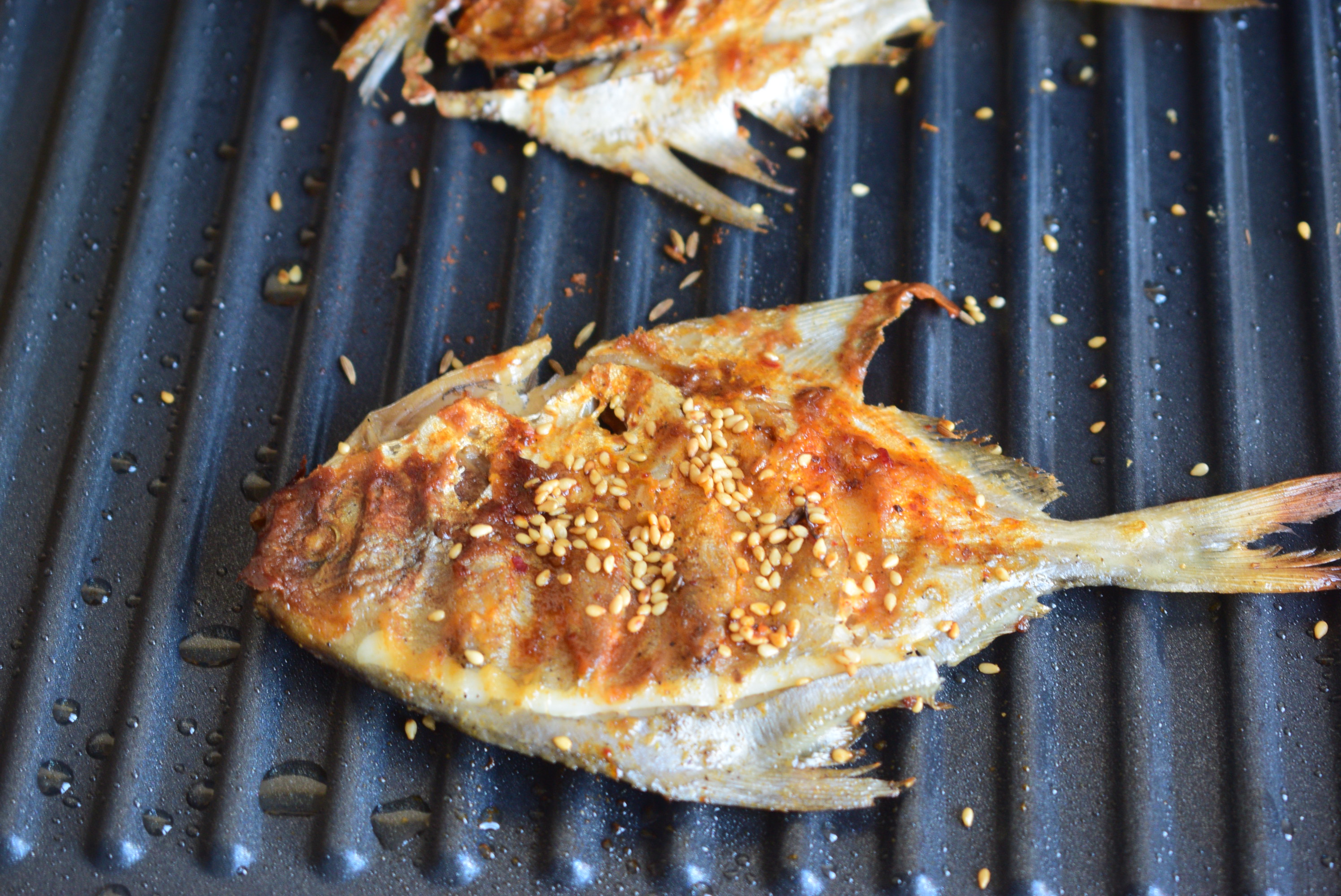 麻辣鲜香的烤鱼在家就能轻松搞定,在家做的烤鱼比外面餐馆的还好吃