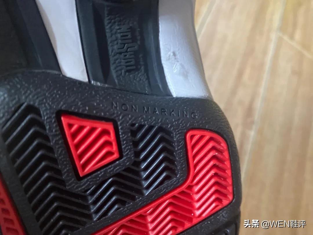 詹姆斯科比鸳鸯鞋,詹姆斯历年全明星上脚球鞋