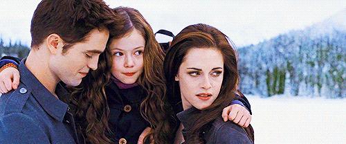 暮光之城贝拉长大后的女儿演员,暮光之城贝拉女儿合成照片