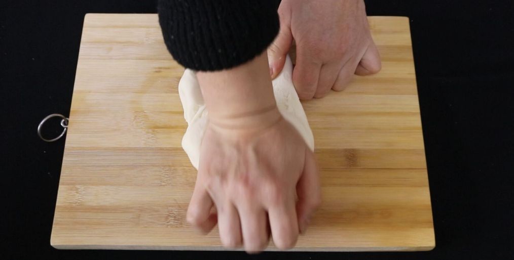 家庭版茄子馅饺子家常做法 (如何在家制作茄子馅饺子)