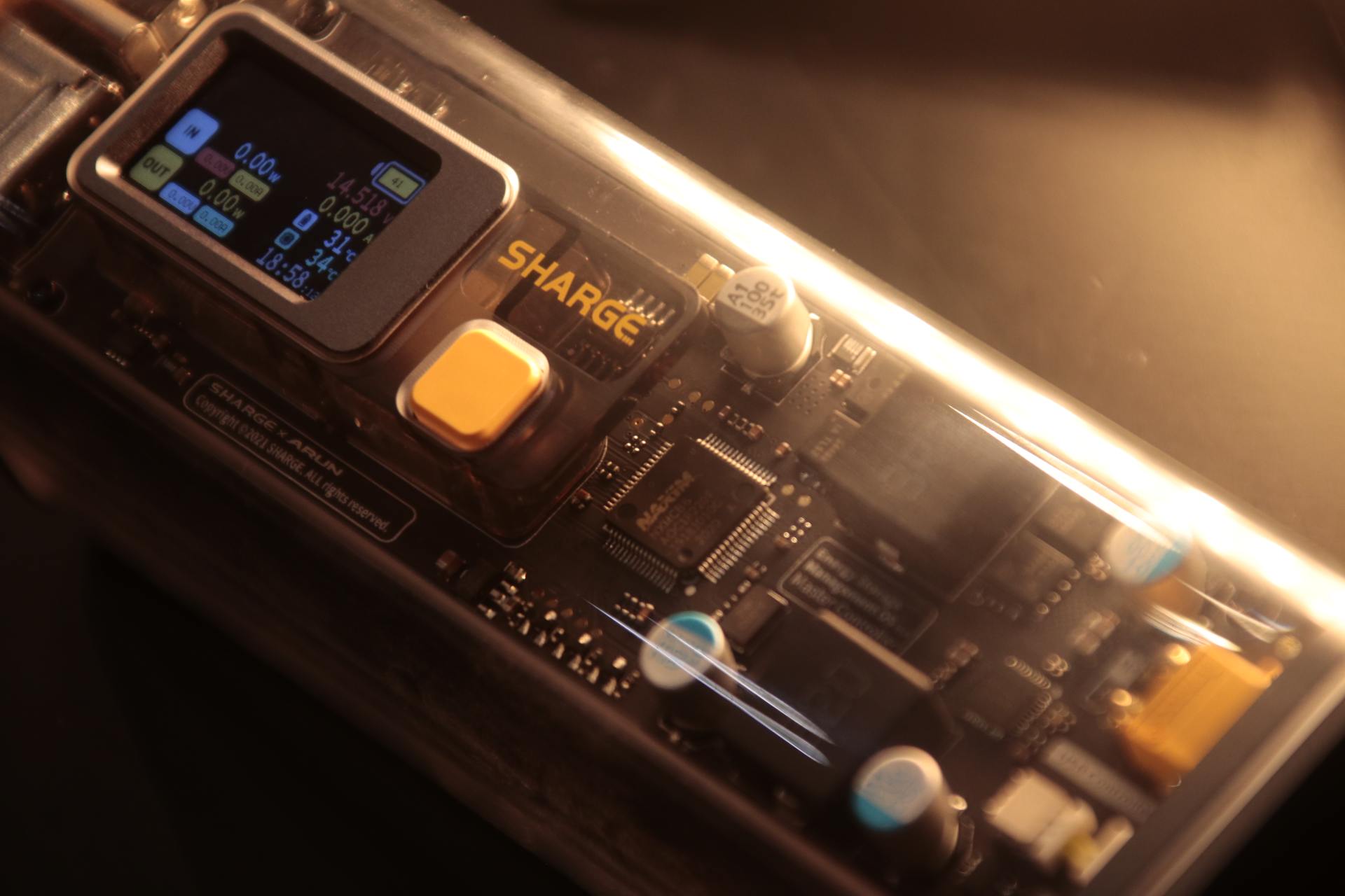 除了超高颜值,闪极卖千元的勇气是什么?一枝独秀