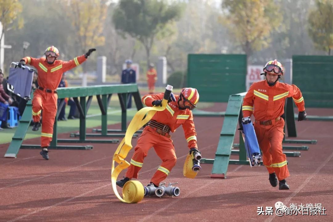 超清大图|衡水“火焰蓝”尖刀汇报表演帅爆啦