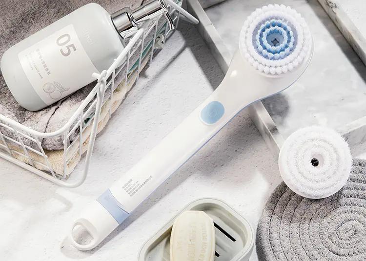 秋冬换个电动澡刷，深入清洁美肤，按摩从头爽到脚