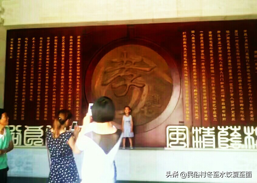 差点被勒死,才出生就丢在冰冷的地面,你相信这是我亲妈干的吗?