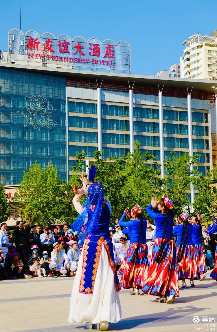 洛阳牡丹广场新疆舞视频,洛阳牡丹广场爵士舞