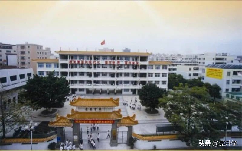 每个县城的公办高中有几所,东莞公办五大校分别是哪几所学校