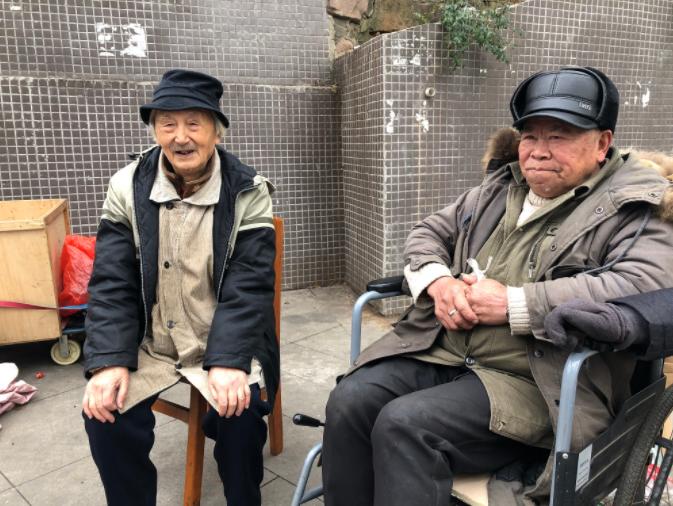 91岁裸模入行9年，儿女直骂：“不要脸！死了也不会给你收尸！”