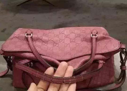 lv包为什么瑕疵这么多,10年不褪色的lv包是真的吗