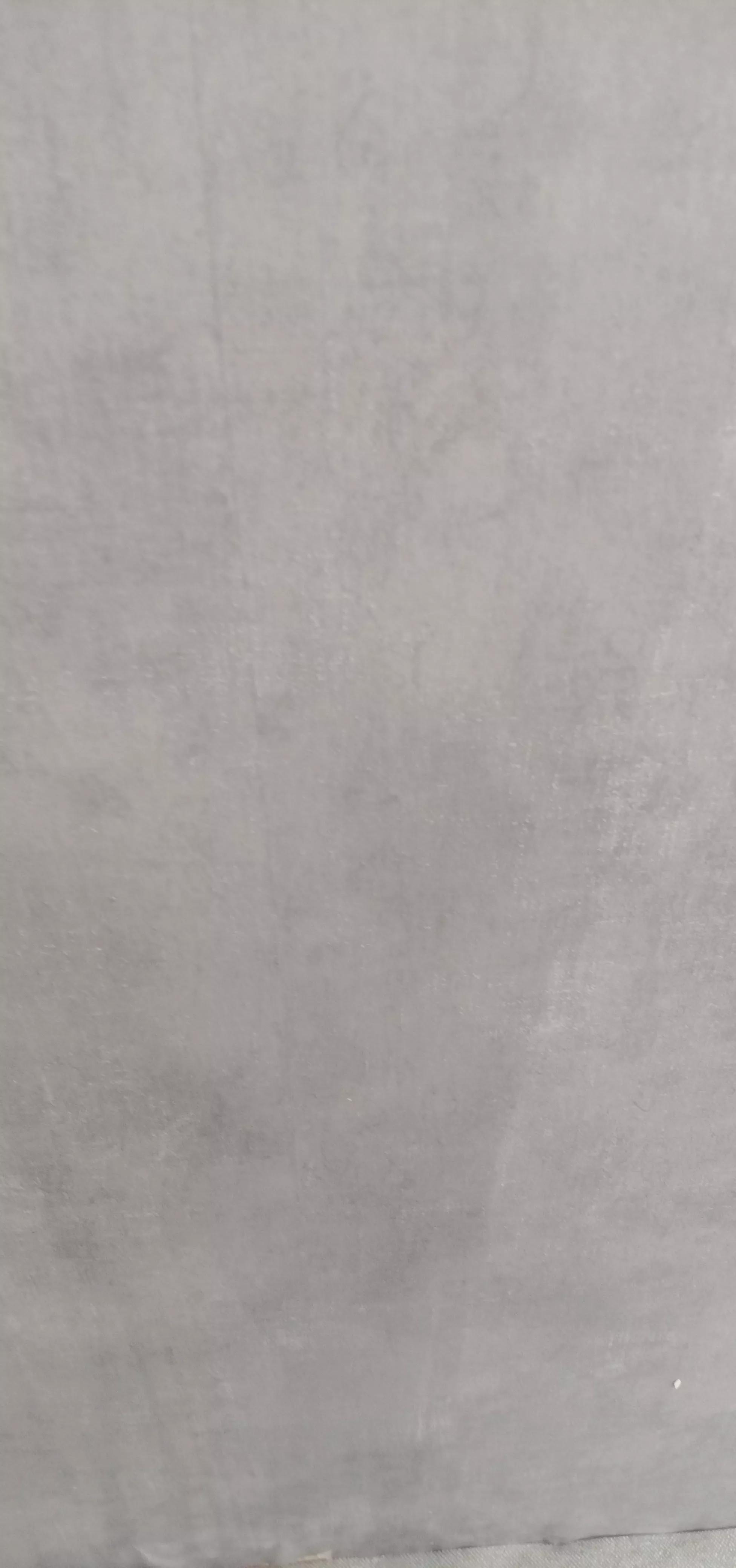 家里壁纸破了洞怎么遮盖,家里贴的壁纸有裂缝怎么处理