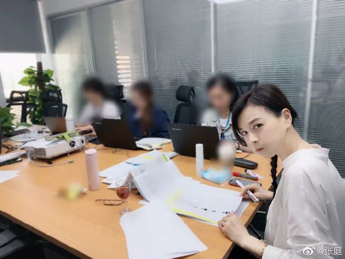 陶虹和谁搞微商,陶虹生图惊艳刷屏