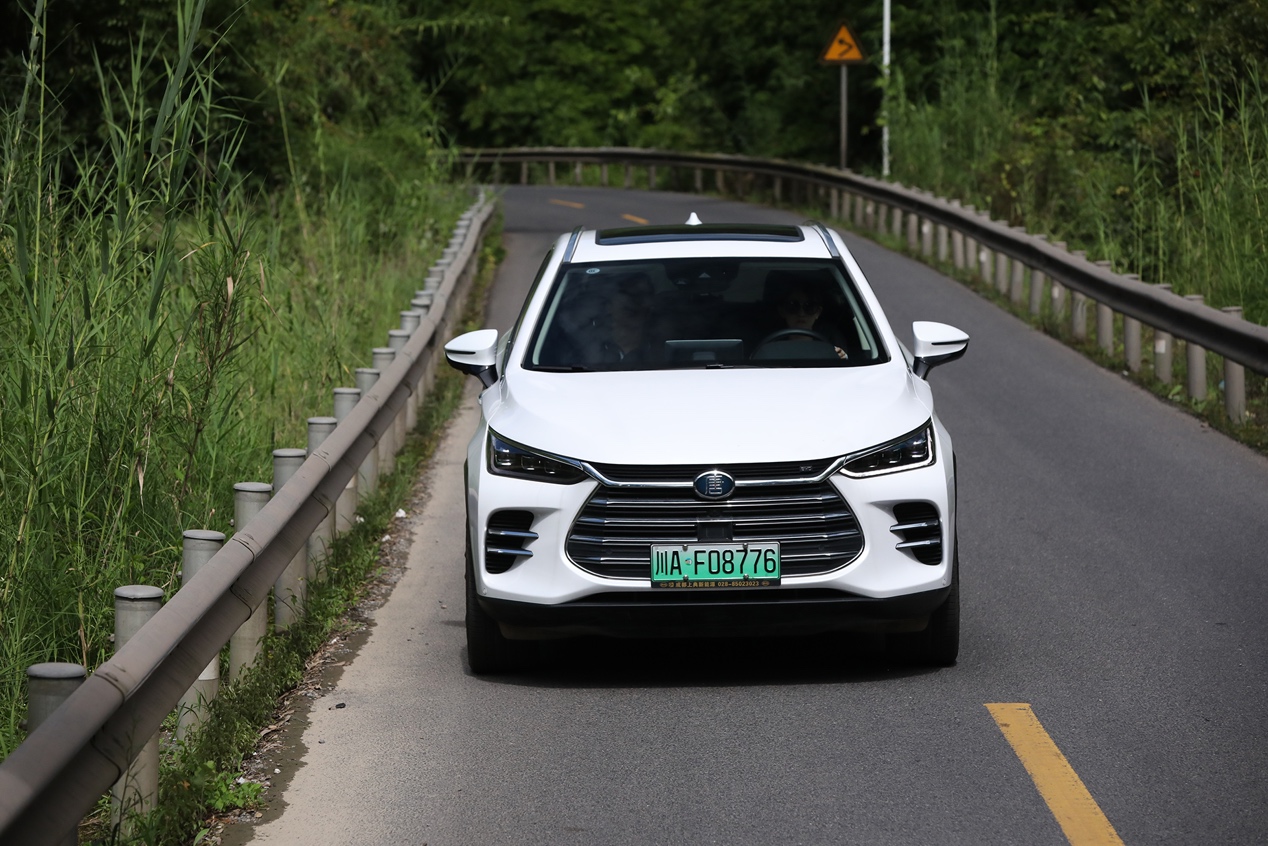 新技术新体验比亚迪宋plusdmi,新款比亚迪dmi驾驶体验