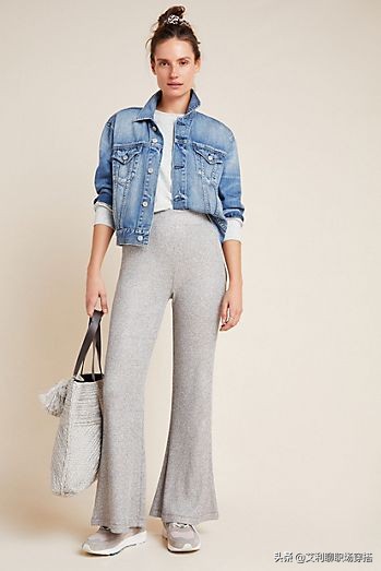 春节宅家睡衣当道，家居服也能时尚又舒适，明星示范居家时髦风