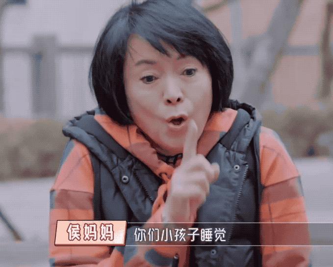 讨好尴尬凶狠:微表情分析侯佩岑夫妇一家,深渊般的母女凝视着你