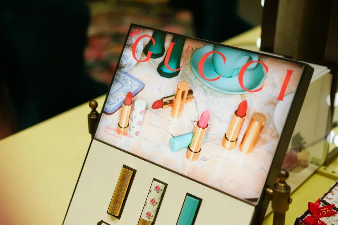 购物指南 | 轻松get顾佳式穿搭，并附越买越省的秘笈