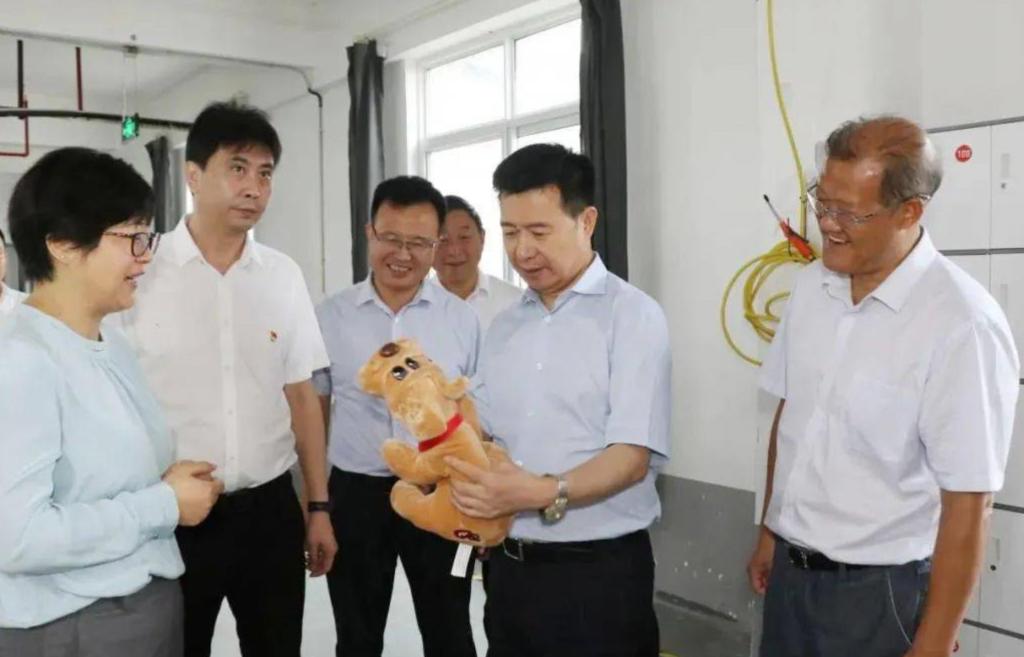 郭青：新社区工厂开辟安康可持续脱贫新天地